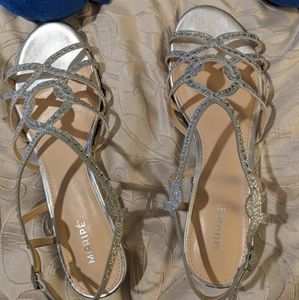 Women's Sequenced Fashion Sandals Sz 8M silver in color